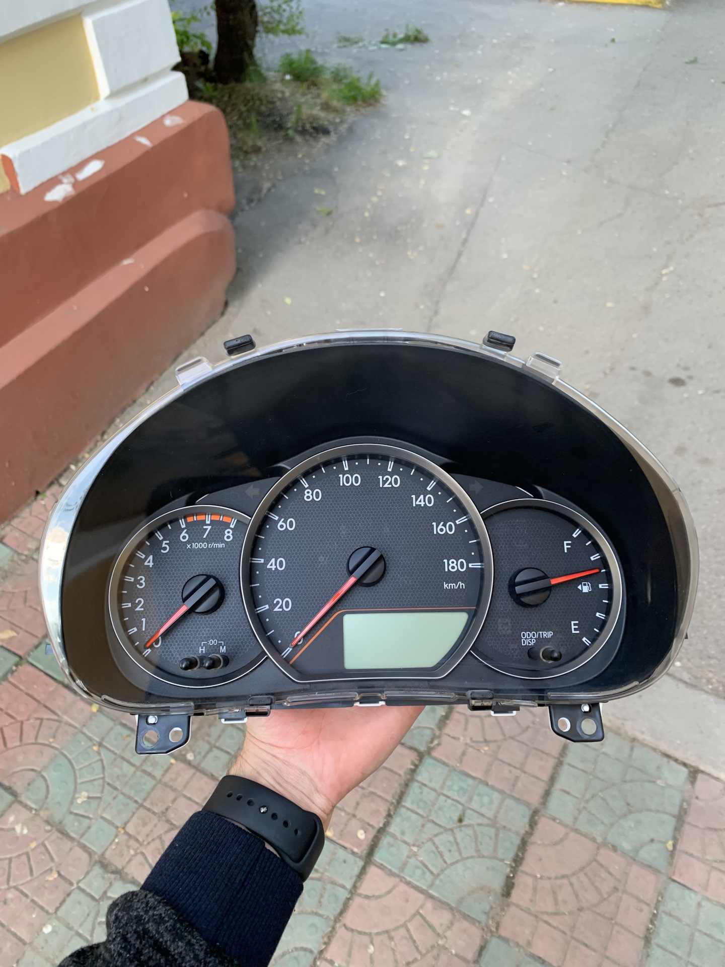 Тахометр мне в Спидометр — Toyota Vitz (130), 1 л, 2012 года | тюнинг ...