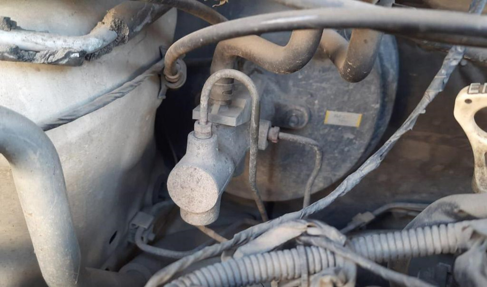 Проваливается педаль тормоза, замена ГТЦ — Mitsubishi Airtrek, 2 л ...