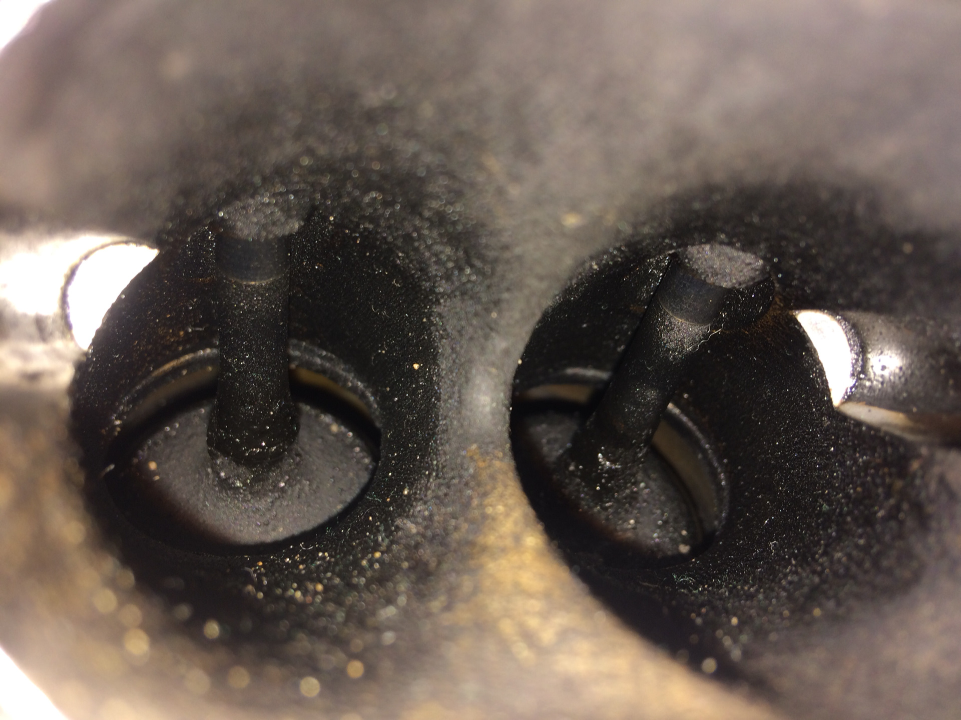 Чистка впускных клапанов 3 6 ауди. Чистка впускных клапанов 1. Направляющие клапанов фольксваген 2. Чистка впускных клапанов. Чистка клапанов водородом.