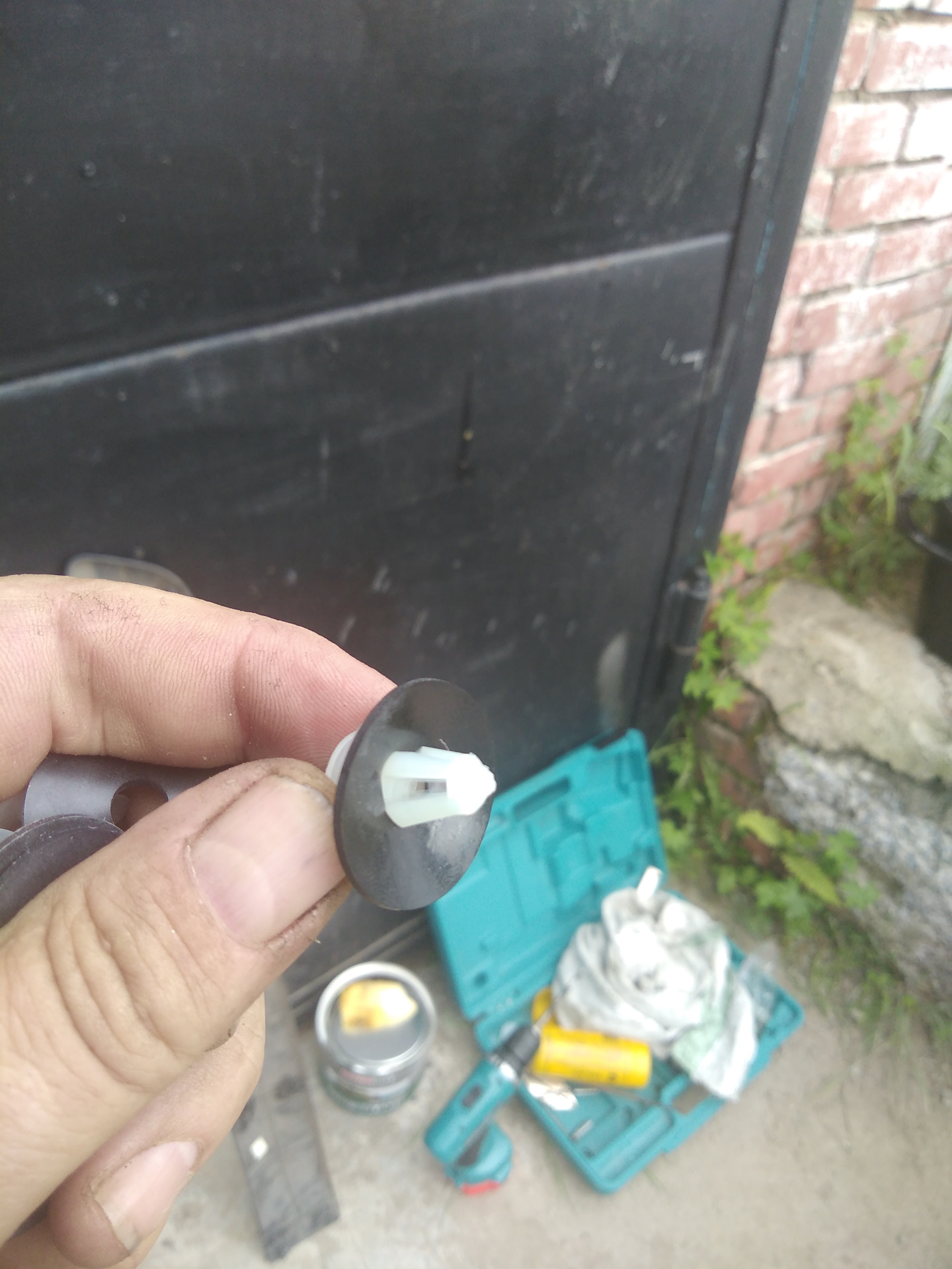 Как поставить молдинг на Ларгус (Много фото!) - avtozahod.ru