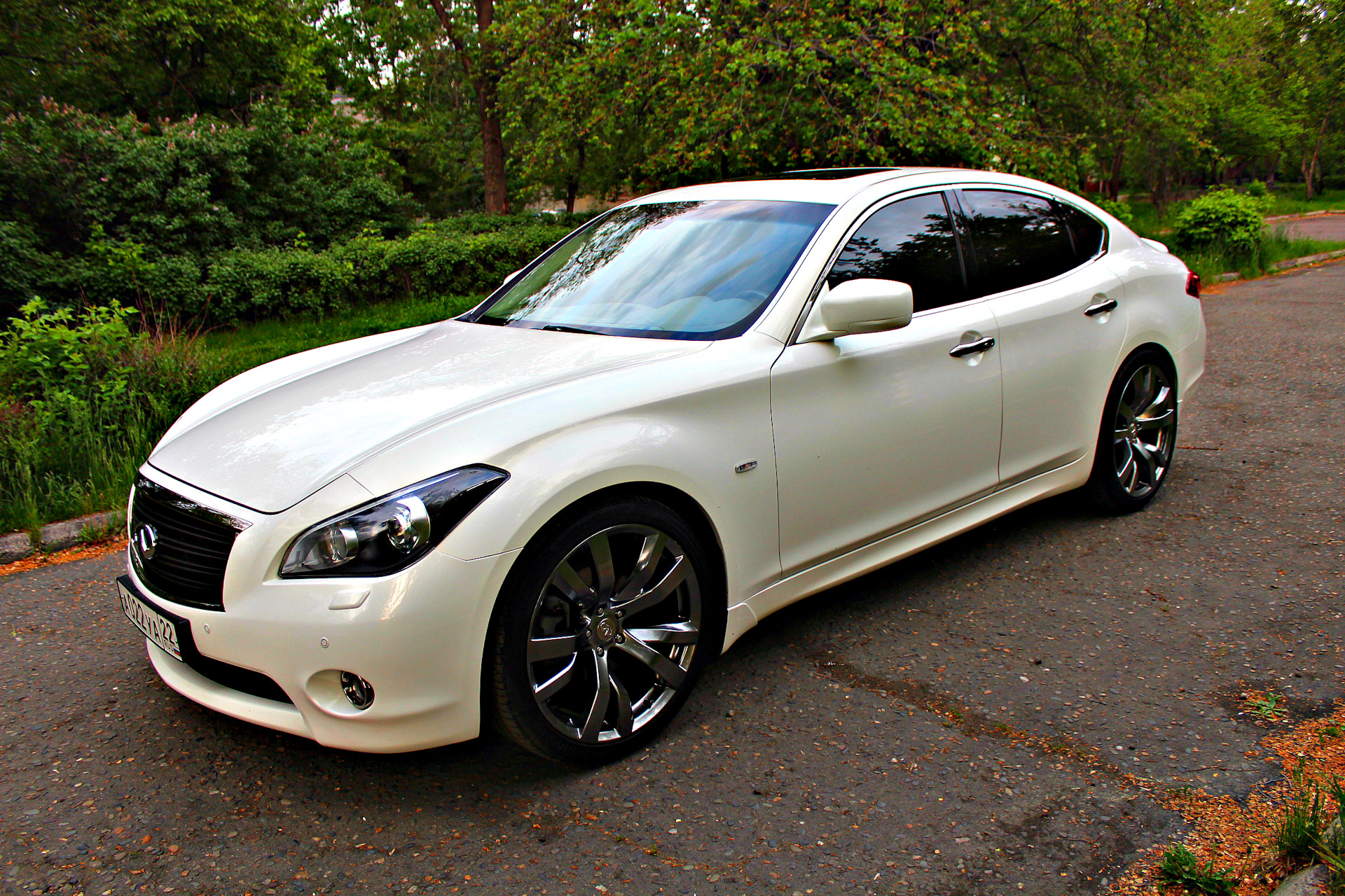 Infiniti m50