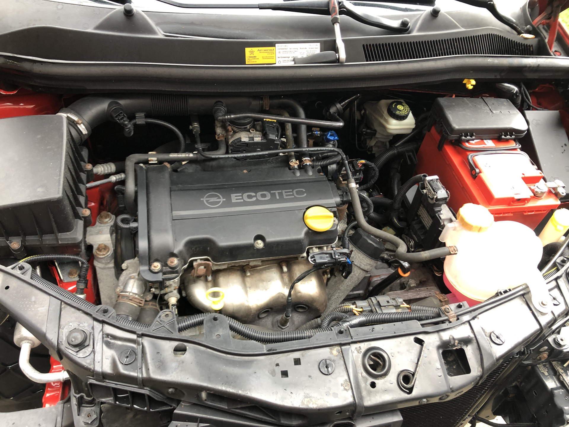 Замена радиатора охлаждения — Opel Corsa D, 1,4 л, 2007 года | своими ...