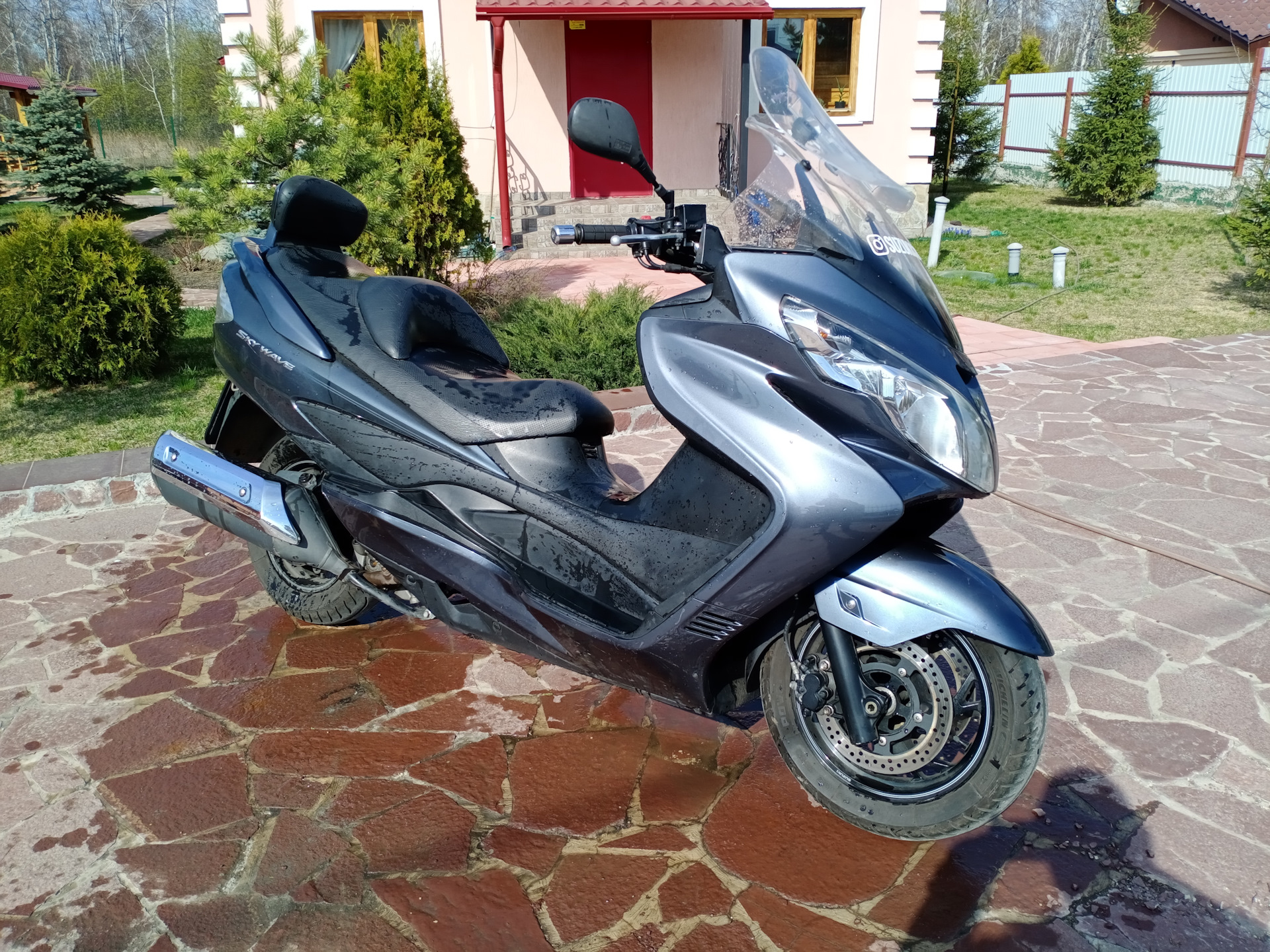 Suzuki skywave 400. Suzuki Skywave 400 2013 где номер двигателя. Сузуки Бургман 400 2013 купить.