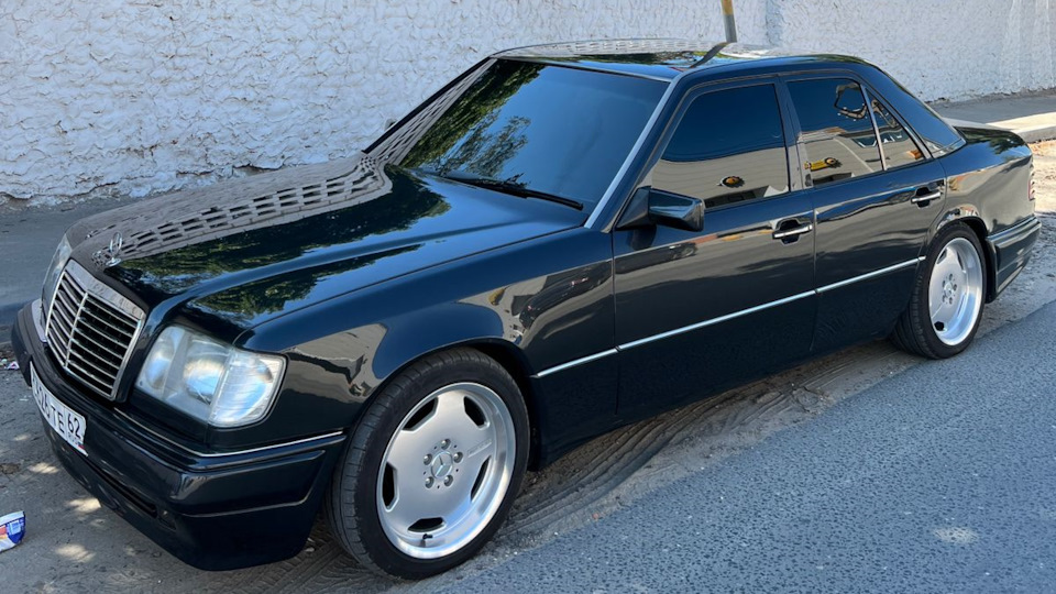 Mercedes-Benz E-Class Тот самый дед