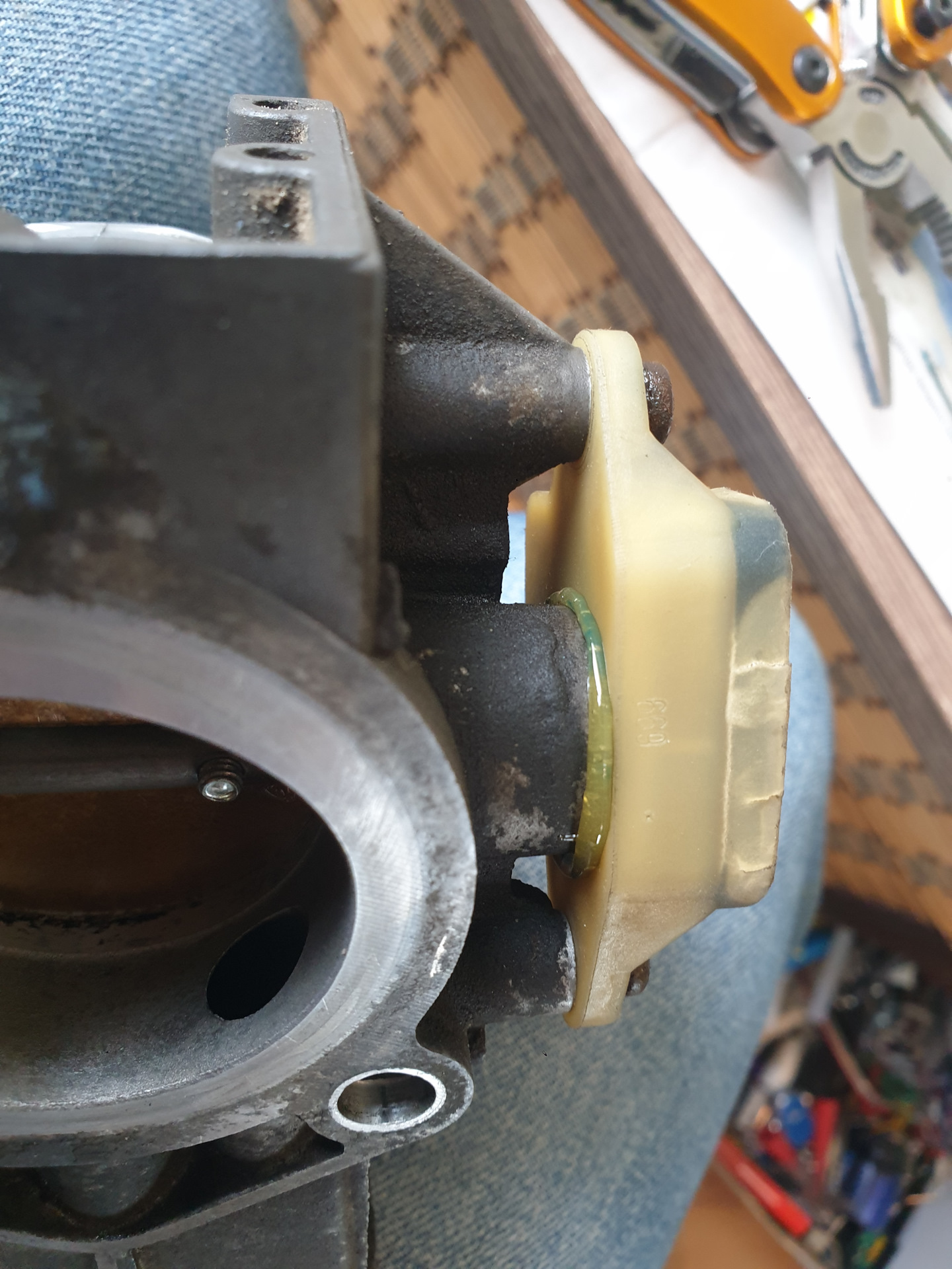 у кого примерзает педаль и плавают обороты — Peugeot 406, 1,8 л, 1997 ...