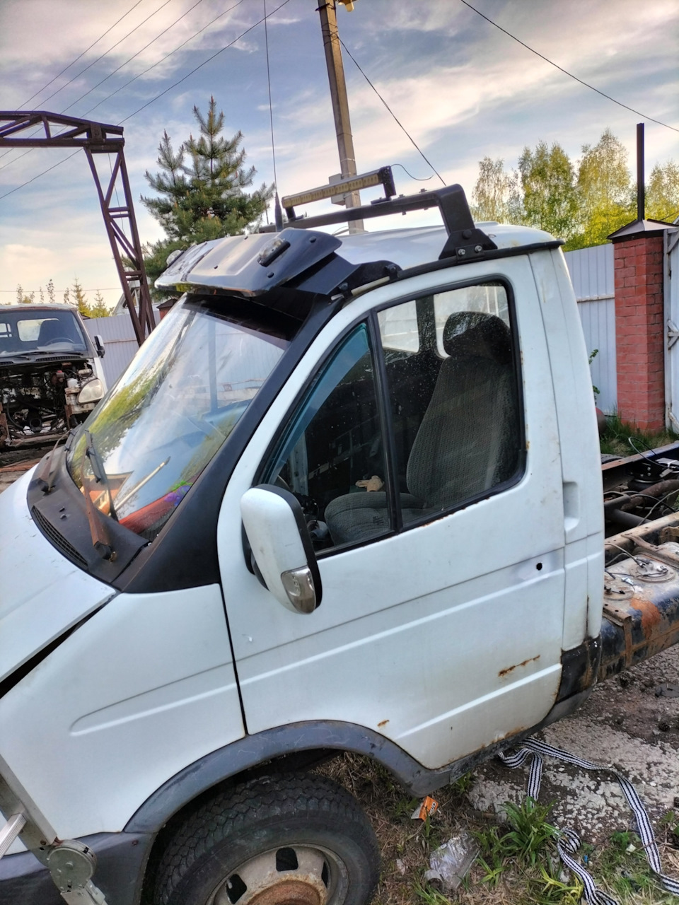 Крепление маяка и света — ГАЗ Газель, 2,5 л, 2008 года | тюнинг | DRIVE2
