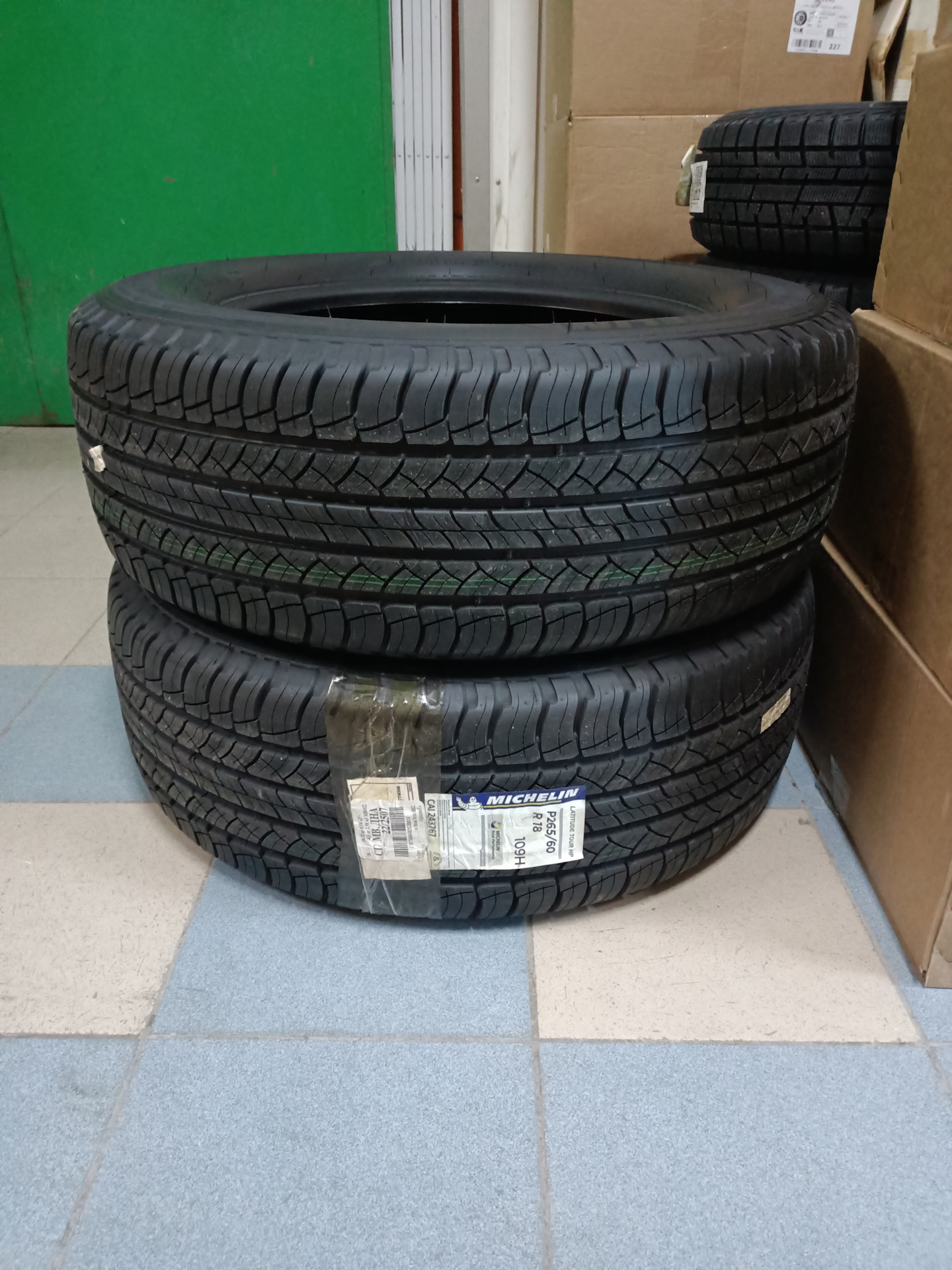MICHELIN Latitude Tour HP R18 265/60 109H — Jeep Grand Cherokee (WK2