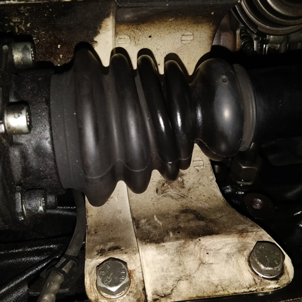 Должны ли быть хомуты на пыльнике внутреннего ШРУСа? — Volkswagen Golf ...