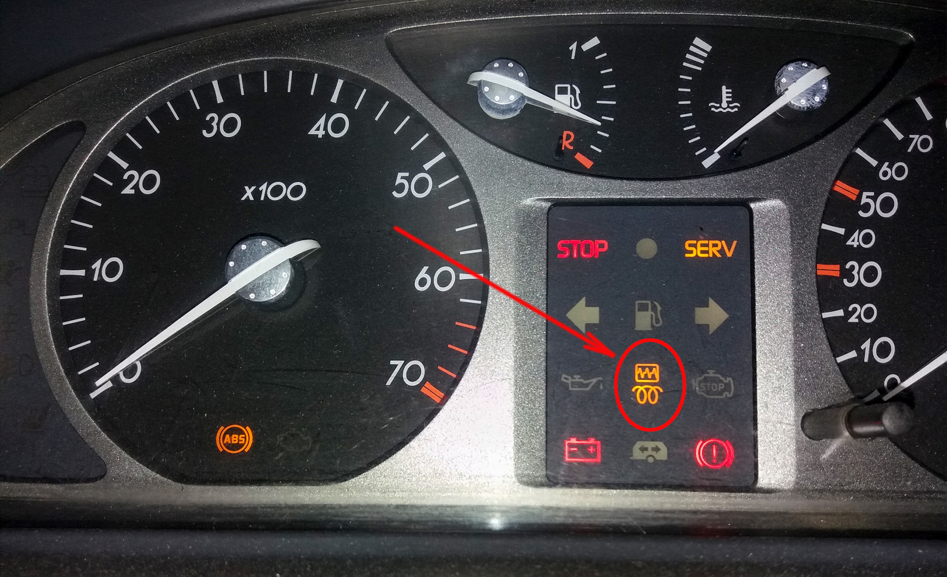 Ошибка рено лагуна 2 2. Ошибки рено лагуна. Панель приборов рено лагуна 2. Рено лагуна дизель приборная панель. Щиток приборов рено лагуна1.