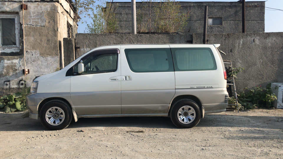 nissan elgrand e50