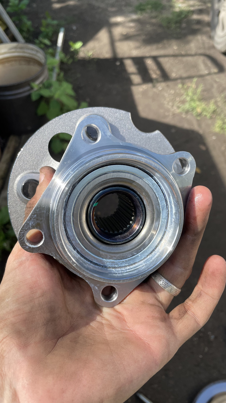 Замена задней ступицы — Toyota Alphard (1G), 3 л, 2007 года ...