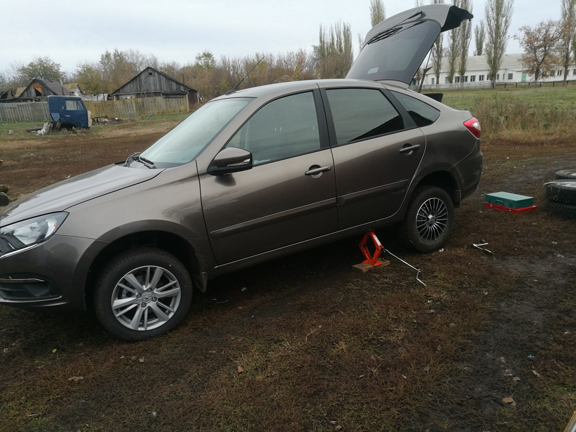 Lada Granta Liftback кориандр