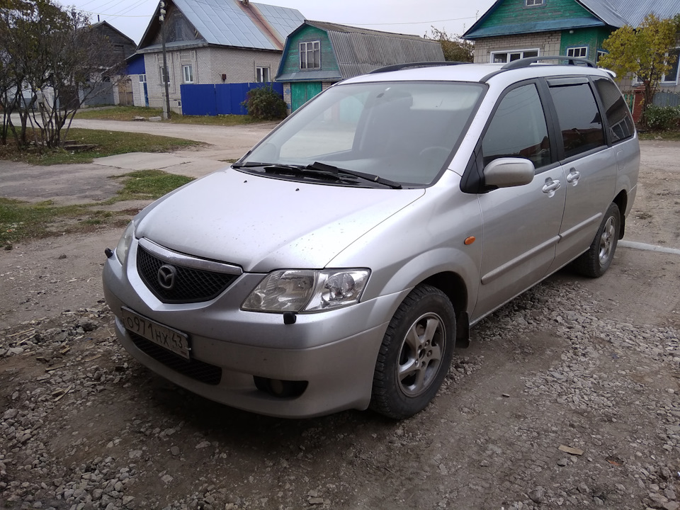 Мазда мпв 2003г. Mazda MPV 2003 год.