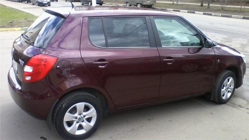 Skoda Fabia 2009 вишнёвая