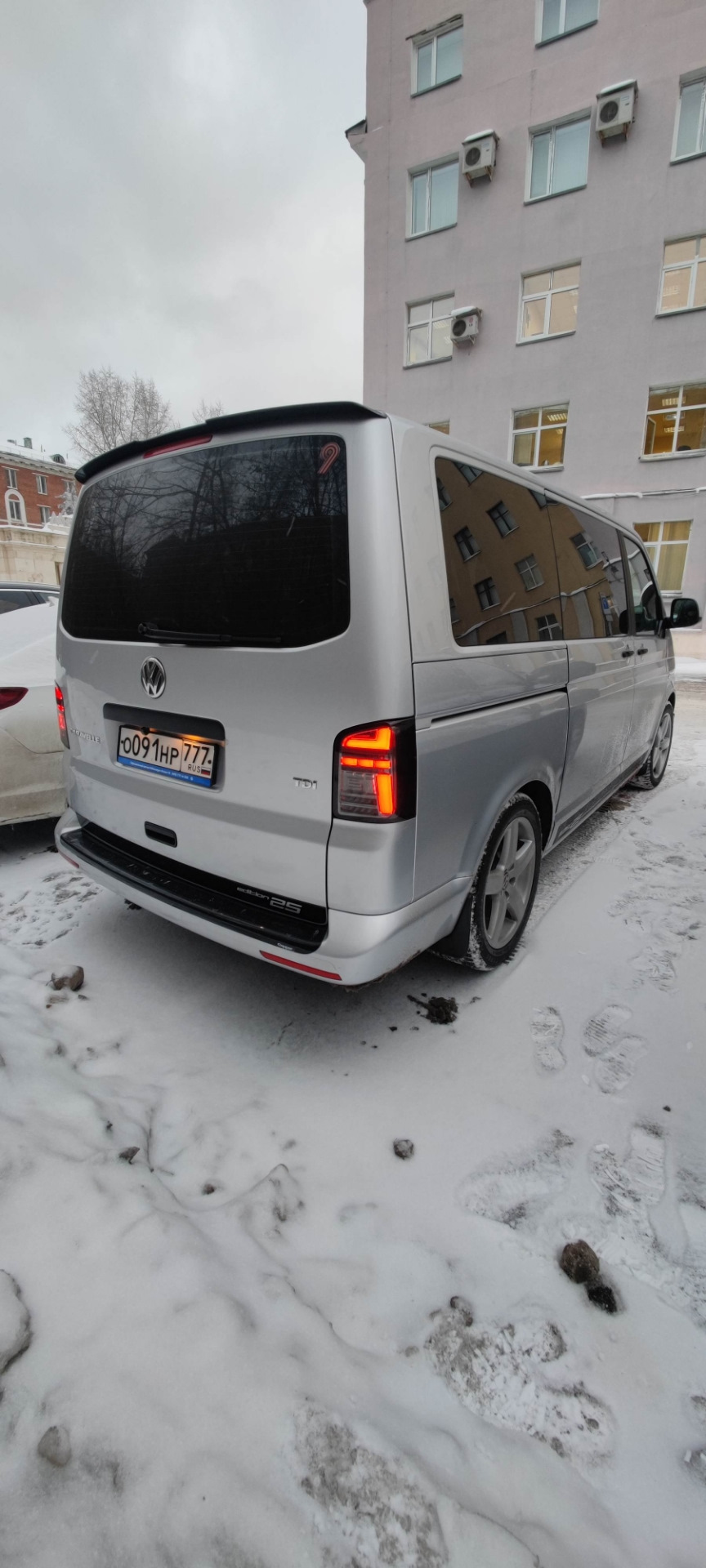 Замена передних фар — Volkswagen Caravelle (T5), 2 л, 2014 года | тюнинг |  DRIVE2