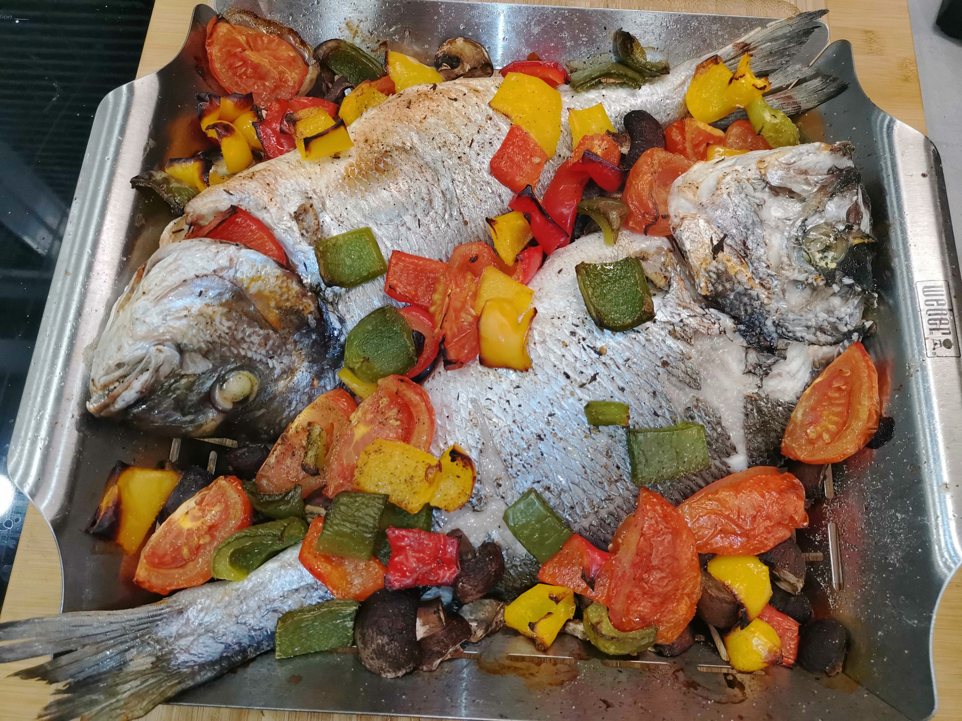 Рыба запеченная в духовке с овощами дорадо