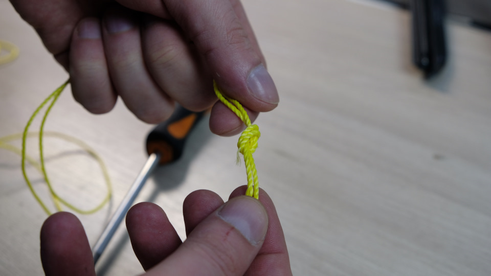 Слабая пружина поводка дворника? Дворники оставляют разводы на лобовом ...