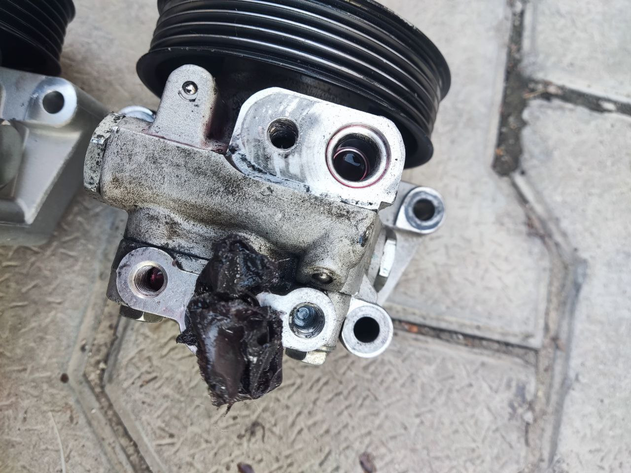 Насос ГУР, датчик ГУР — часть 2 — Ford Mondeo IV, 2,3 л, 2008 года ...