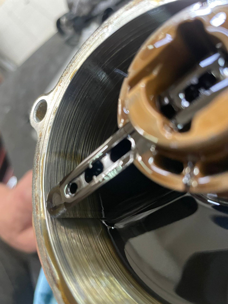 Дымит по черному или откуда масло во впускном коллекторе — Porsche ...