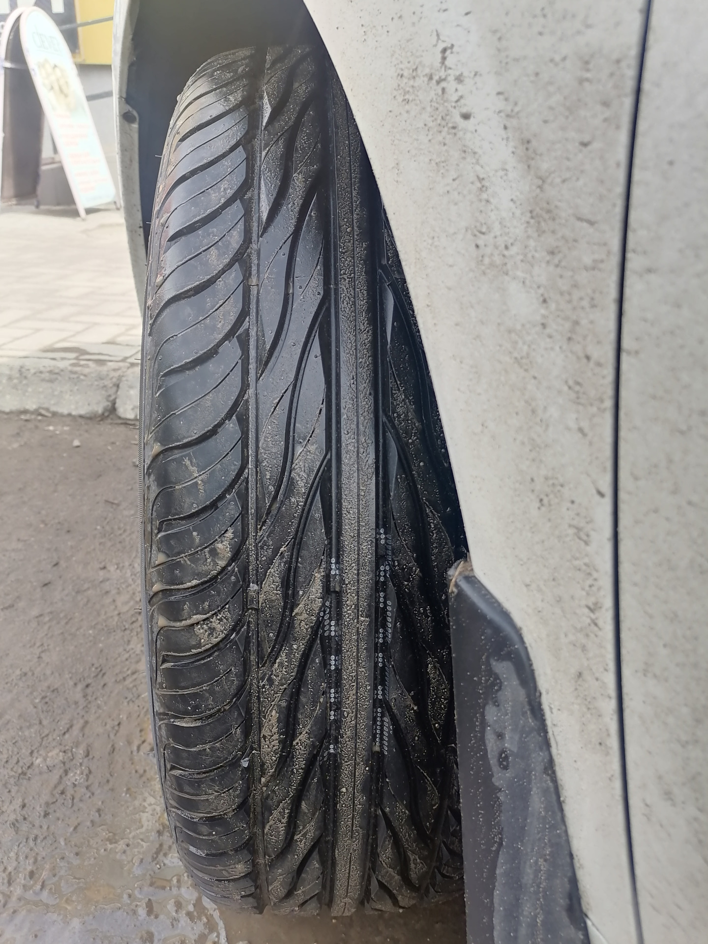 Maxxis victra z4s отзывы. Максис z4s Victra. Шины Maxxis Victra Sport vs5 255×50r20 евронаклейка картинки. Шины я.
