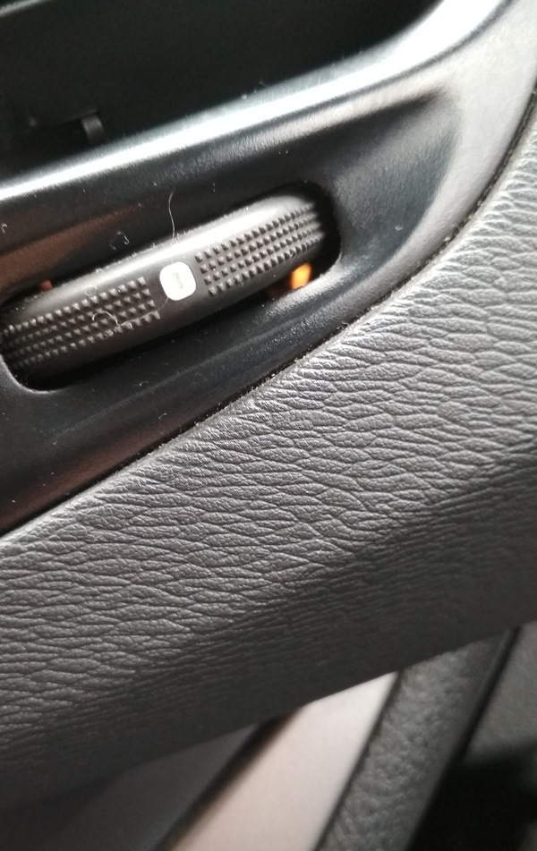 СВЕТ В БАРДАЧКЕ НЕ ТУХНЕТ — ВЕСТА — Lada Vesta, 1,6 л, 2018 года ...