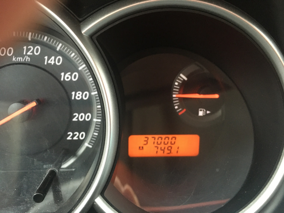 Круглое число — Nissan Tiida (1G)