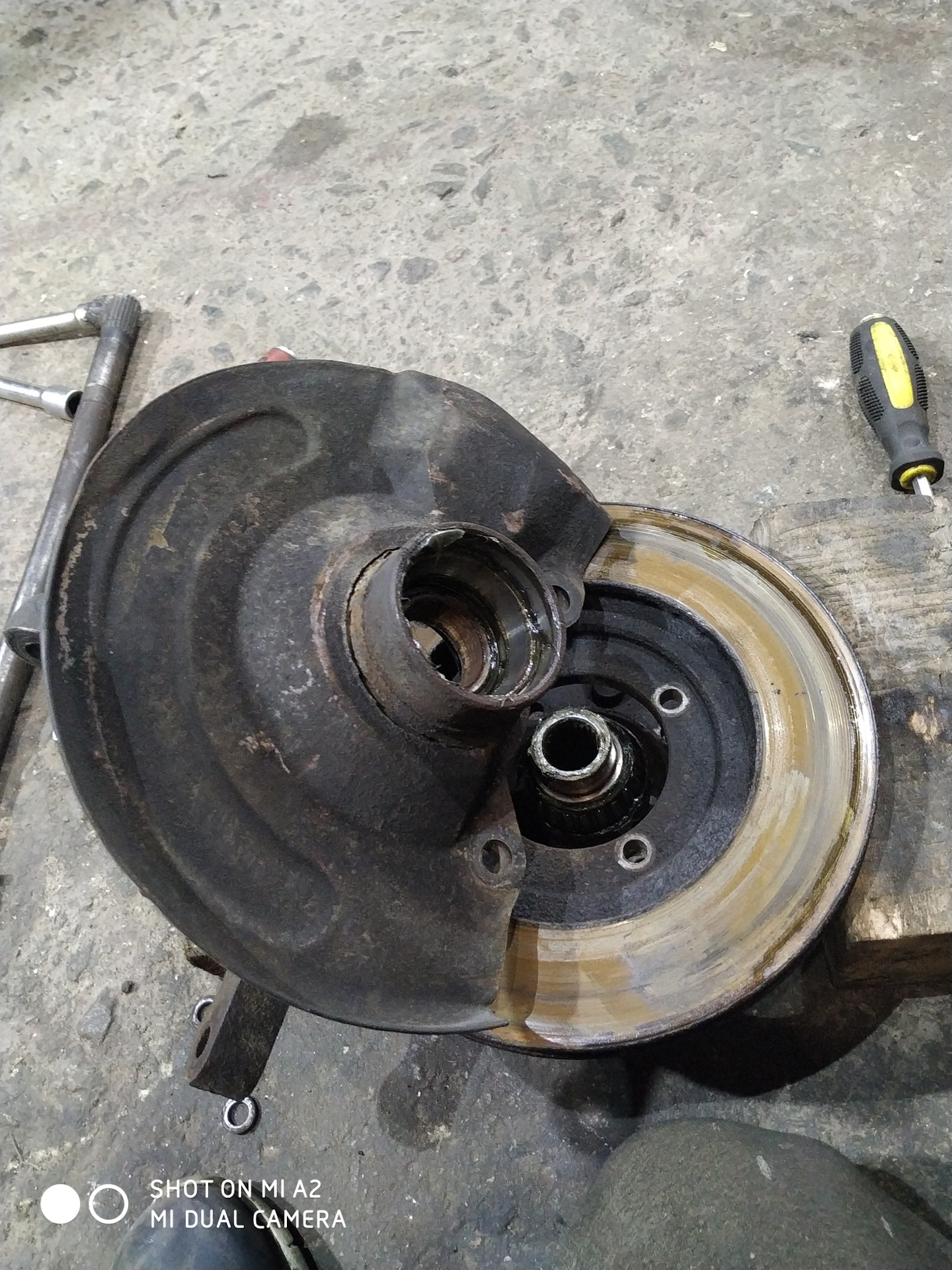 Лайфхак: как убрать люфт ступичного подшипника. — Hyundai Lantra I, 1,6 ...