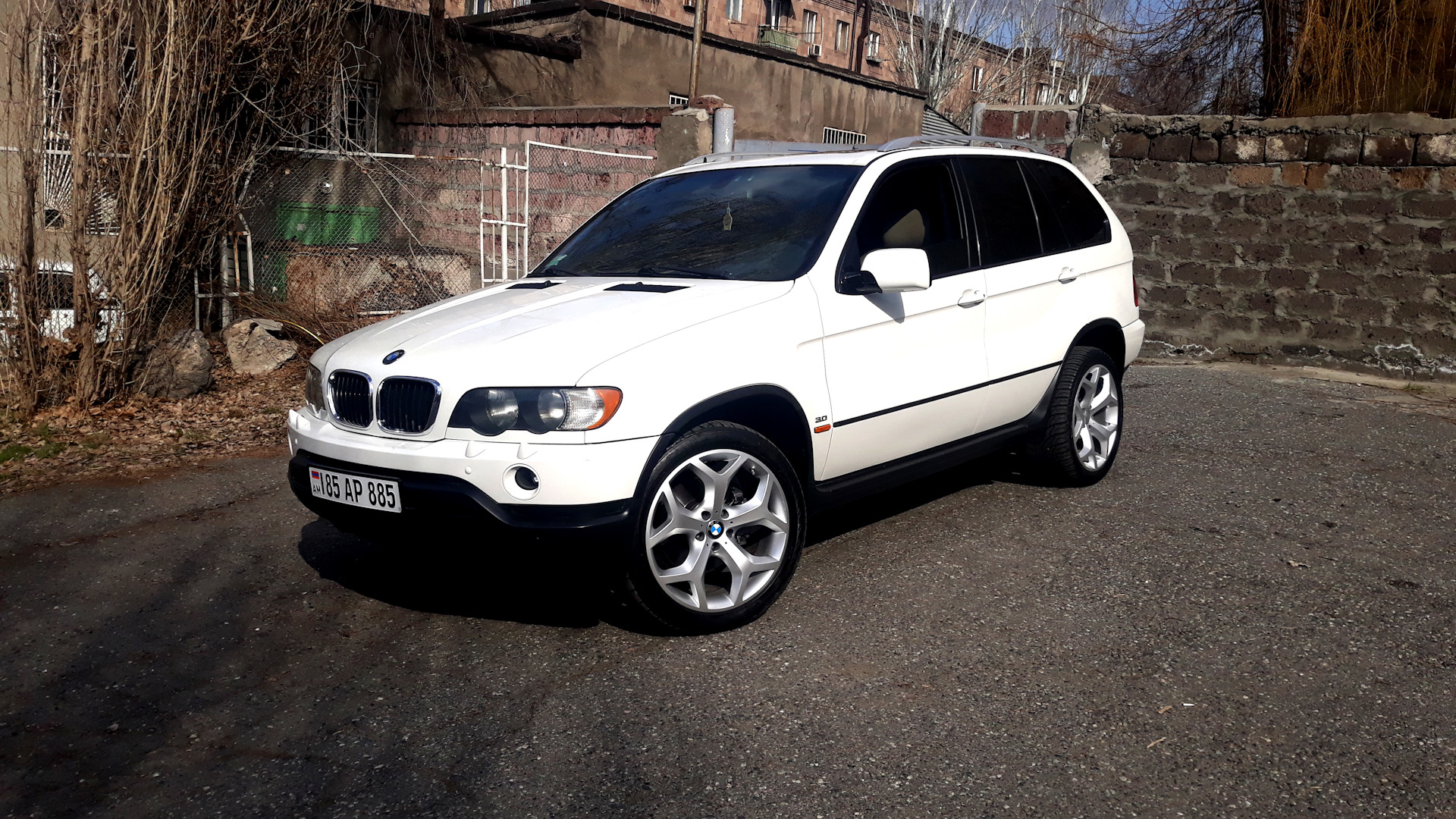 Bmw x5 2003. BMW x5 e53 214 стиль. BMW x5 2003 года. BMW x5 e53 белый. BMW e53 214 стиль.