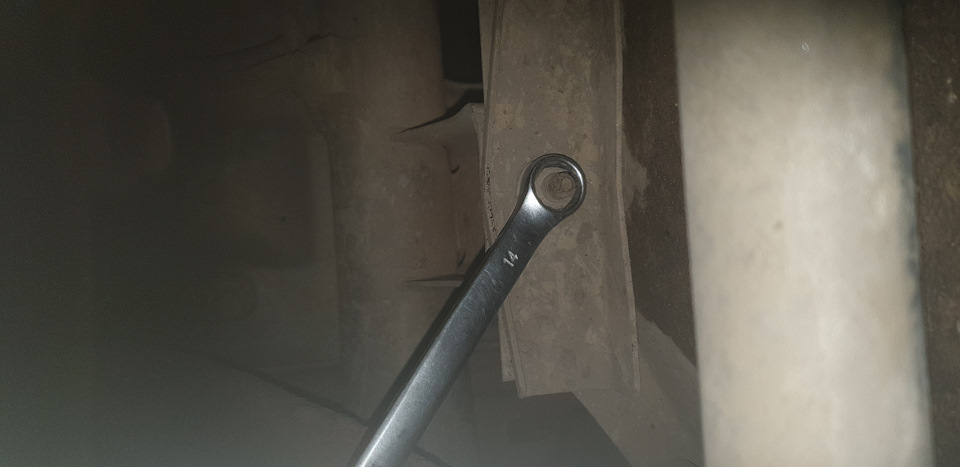 Устранение течи бензобака — Mitsubishi Pajero (2G), 3,5 л, 1997 года ...