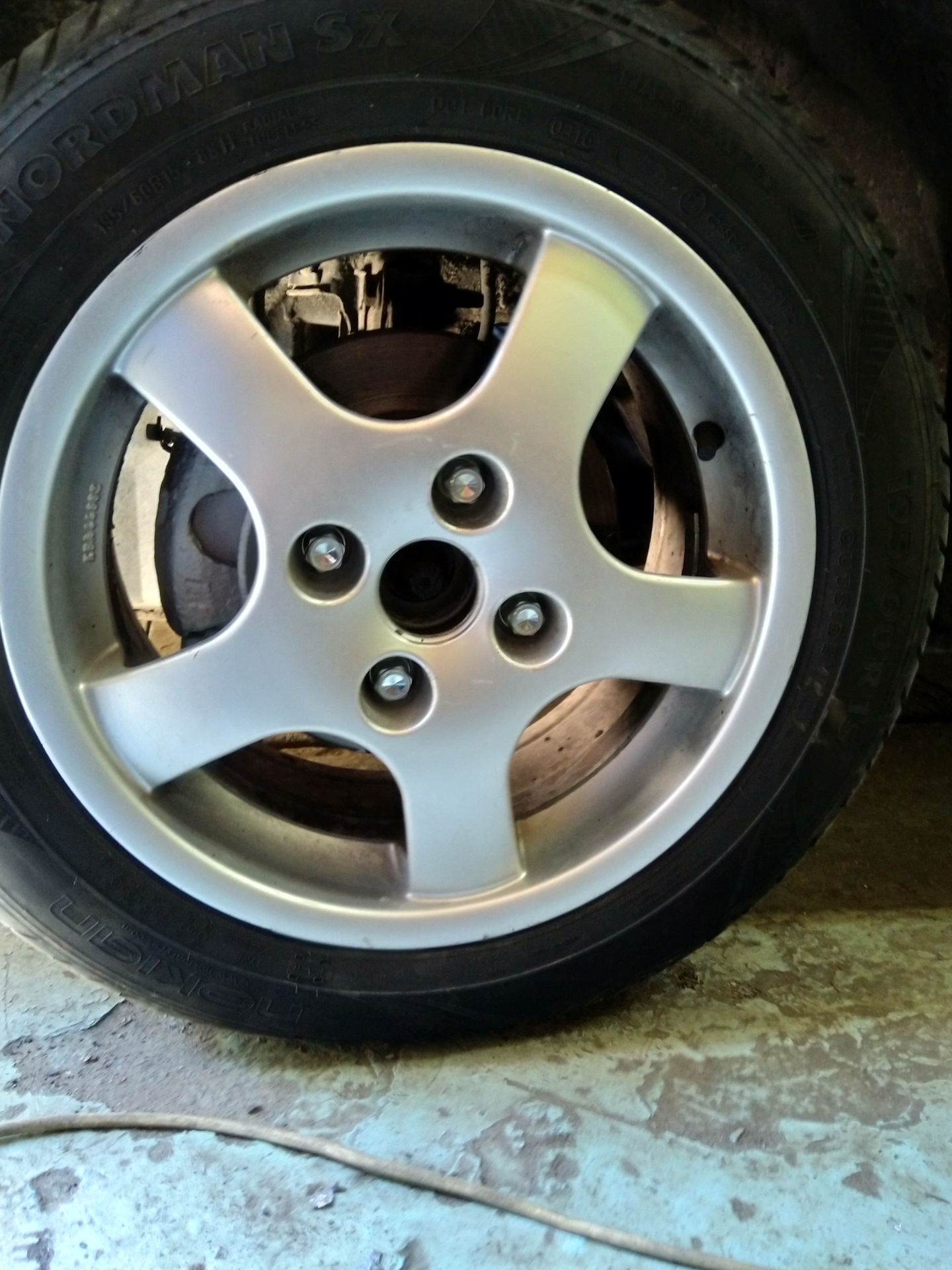 Покрасил суппорта + барабаны — Nissan Almera Classic (B10), 1,6 л, 2006 ...