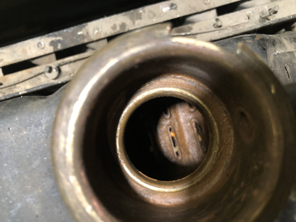 Колхоз масляной системы. Как сделать расширительный бачок? — Москвич ...