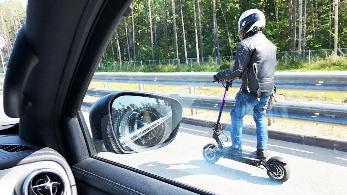 Вин дизель на самокате фото