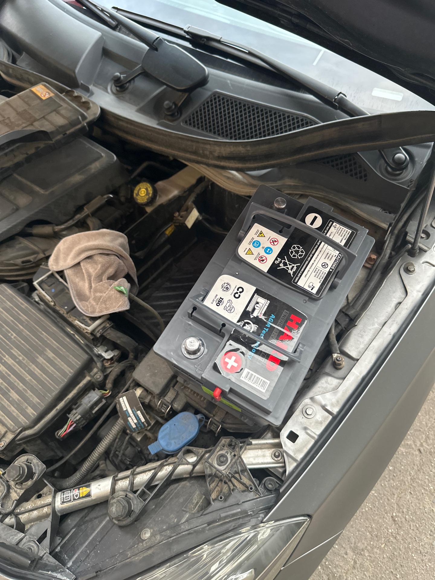 Замена АКБ — Mercedes-Benz A 45 AMG (W176), 2 л, 2015 года | плановое ...