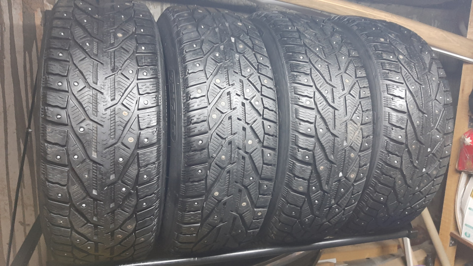 Шины зимние шипованные Tigar 225/60 R17. Б/у | 16 000 ₽ в городе ...