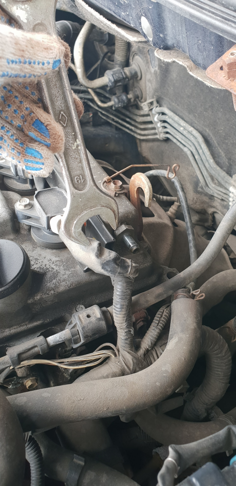 Чистка дроссельной заслонки и клапана вентиляции картерных газов ...