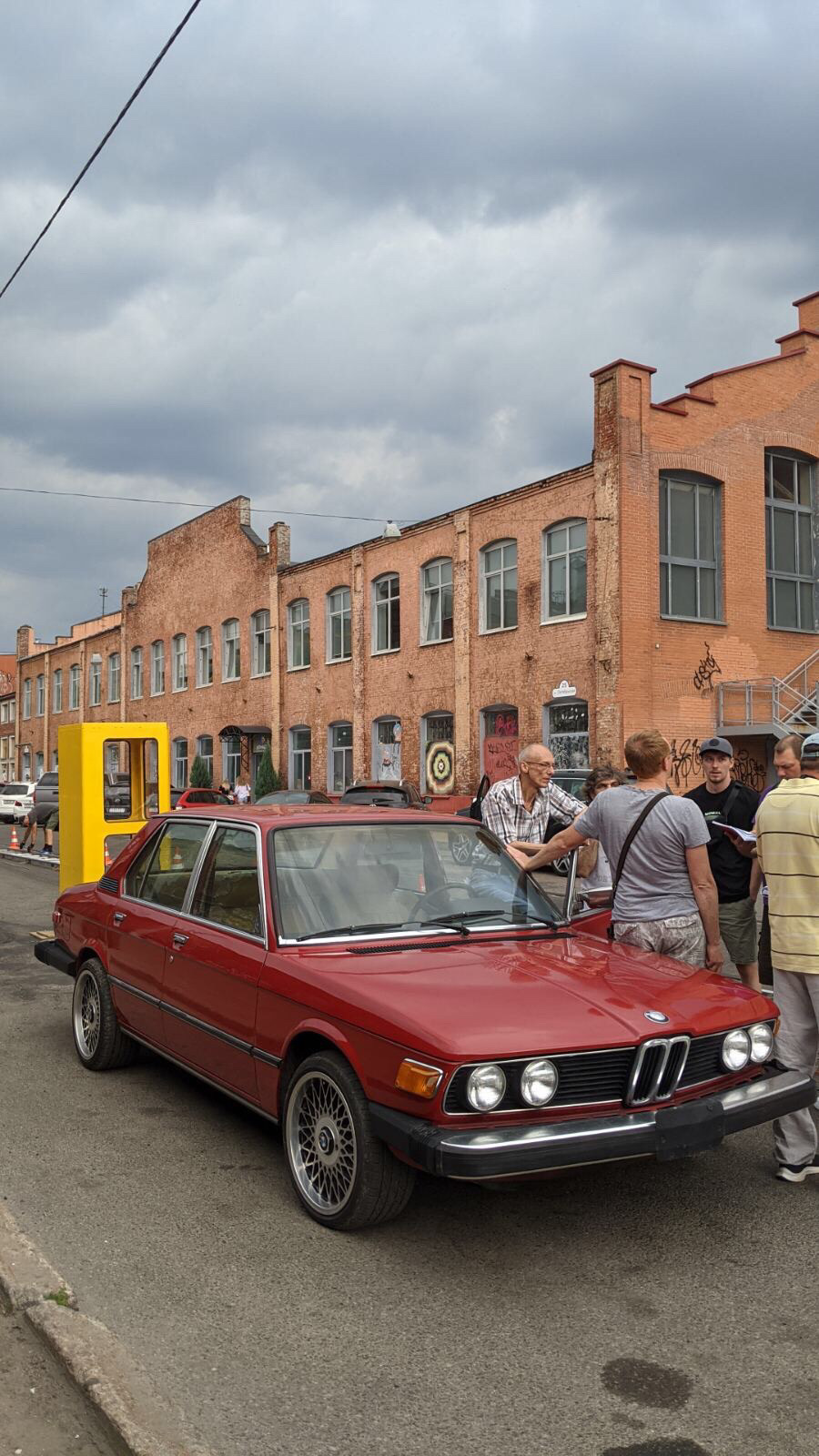 Съёмки в фильме — BMW 5 series (E12), 3 л, 1978 года | видео | DRIVE2