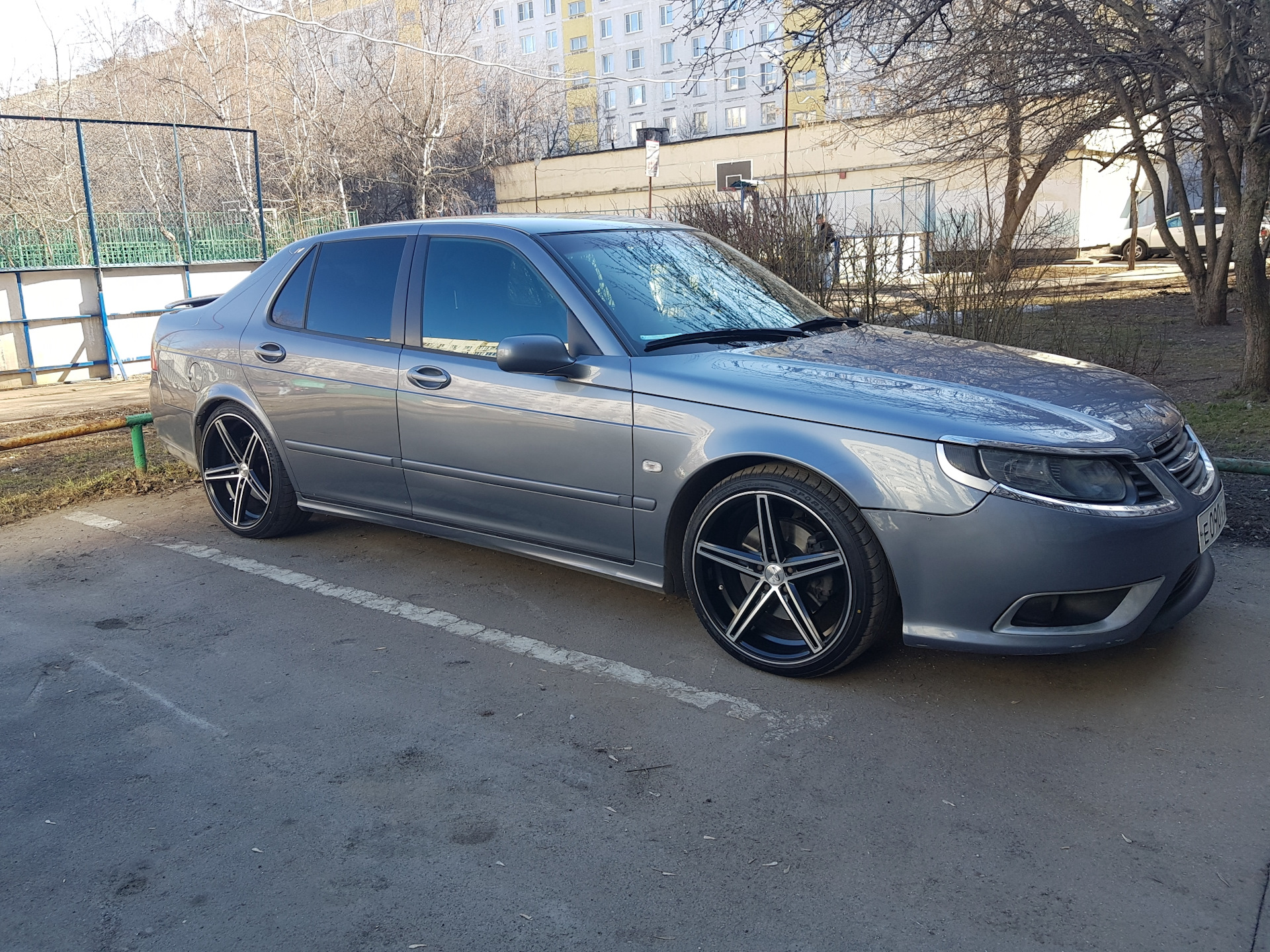 Серый Saab 9 5 диски антрацит