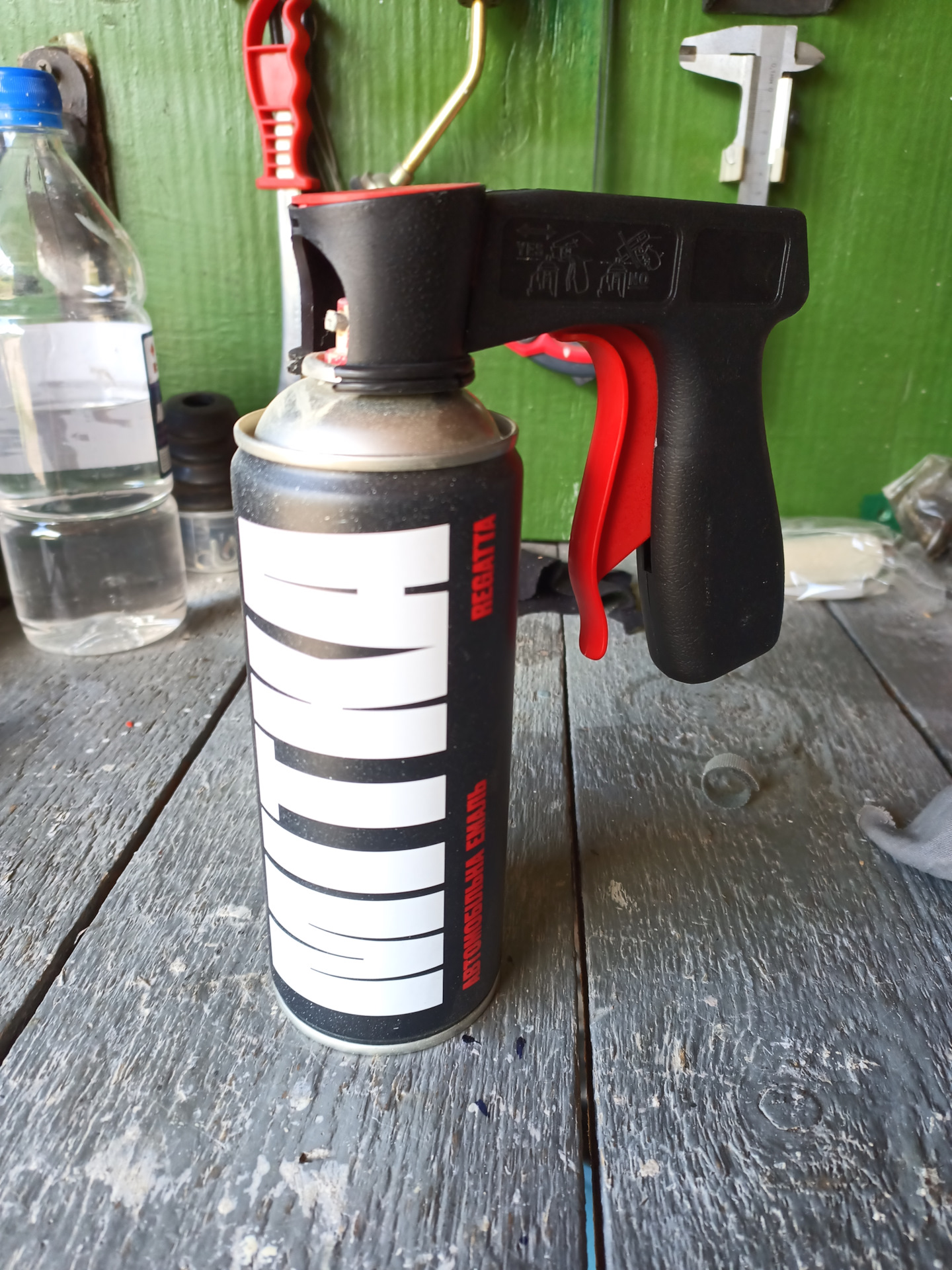 Как сделать самодельный пистолет для аэрозольных баллончиков: видеоинструкция