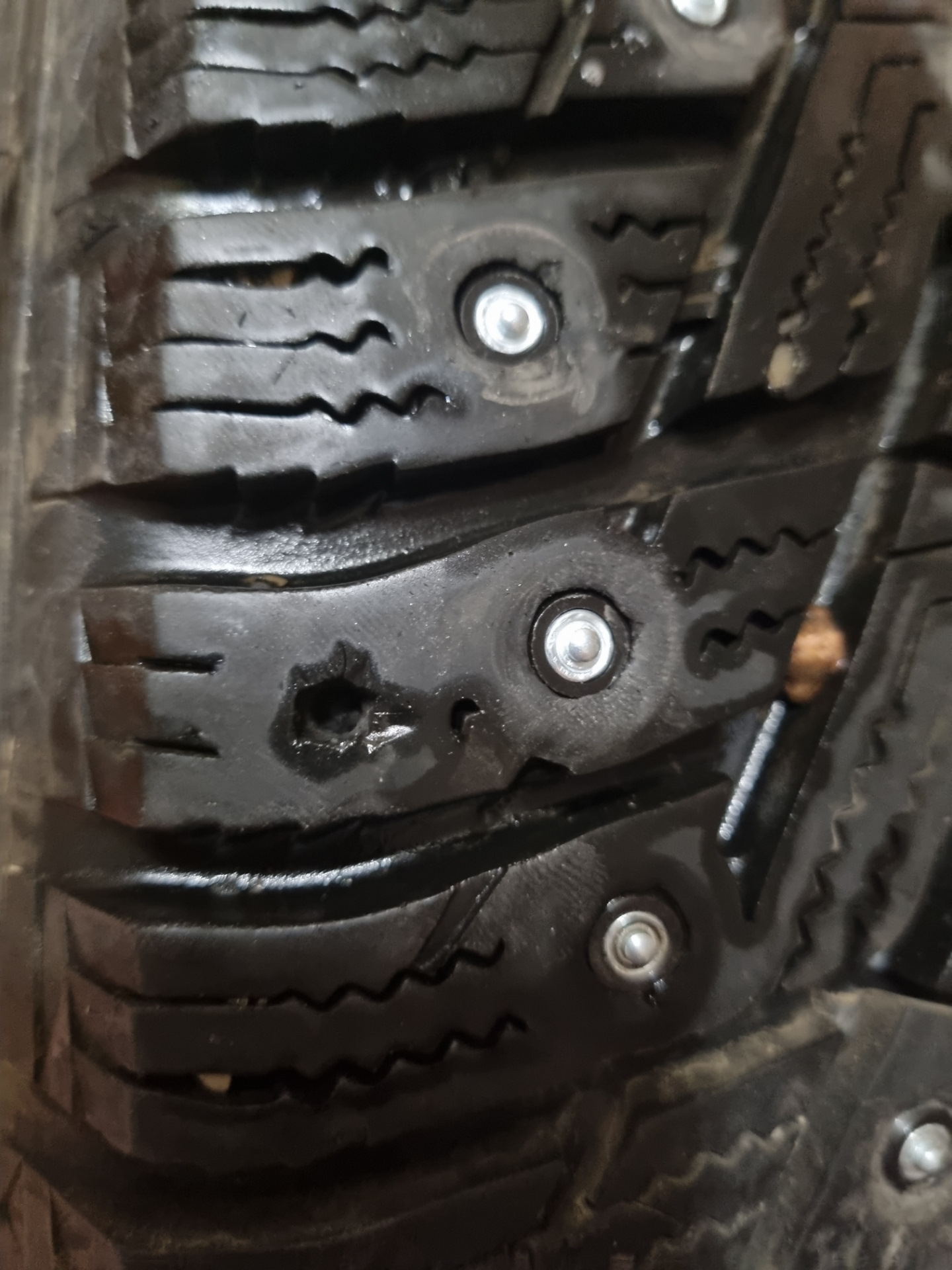 Подготовка зимних колес. Датчики + перешиповка — KIA Rio (4G), 1,6 л ...