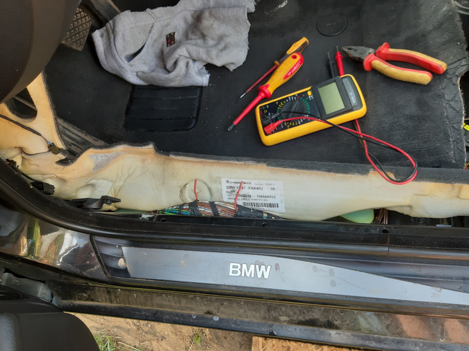 Ремонт проводки водительского сиденья — BMW 5 series (E60), 3 л., 2006 ...