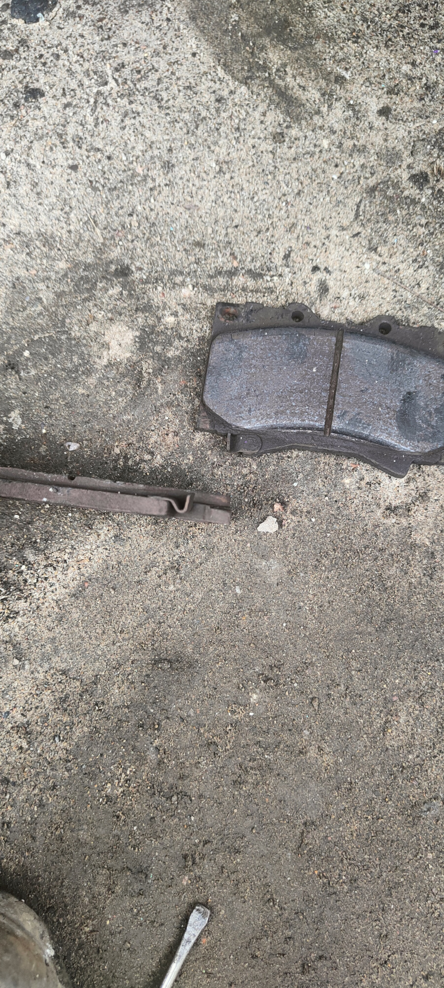 Замена колодок суппорта Toyota Land Cruiser на газели. — ГАЗ Газель, 7 ...