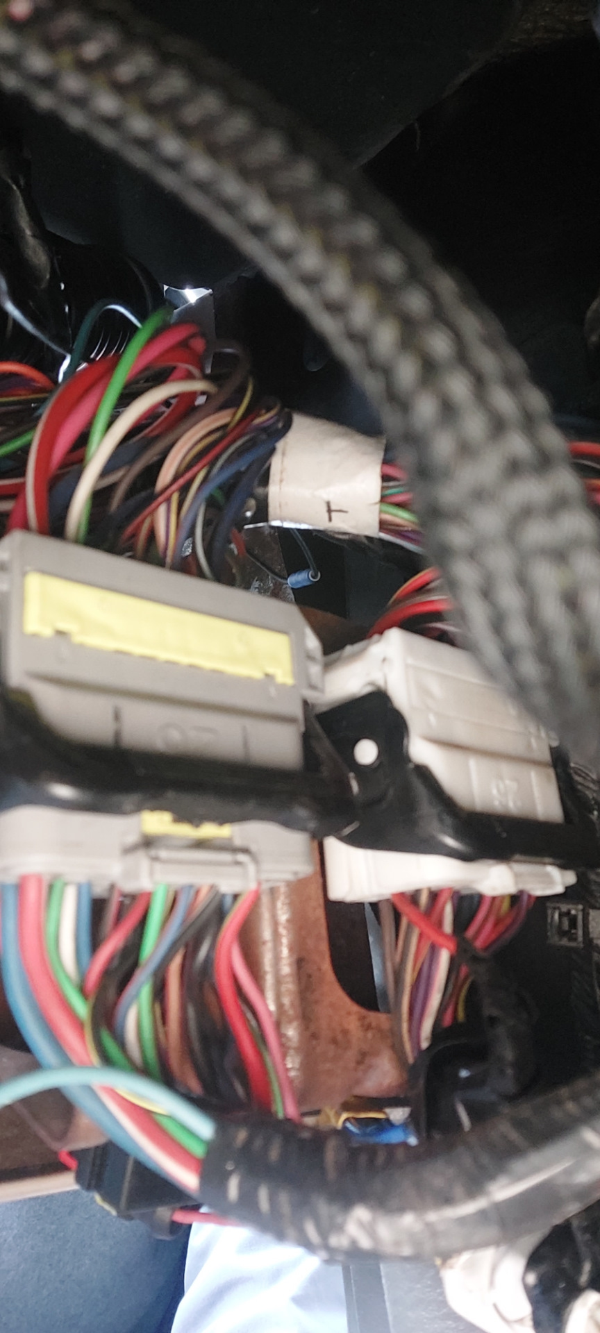 Они же, вид со стороны моторного щита. — Chrysler PT Cruiser