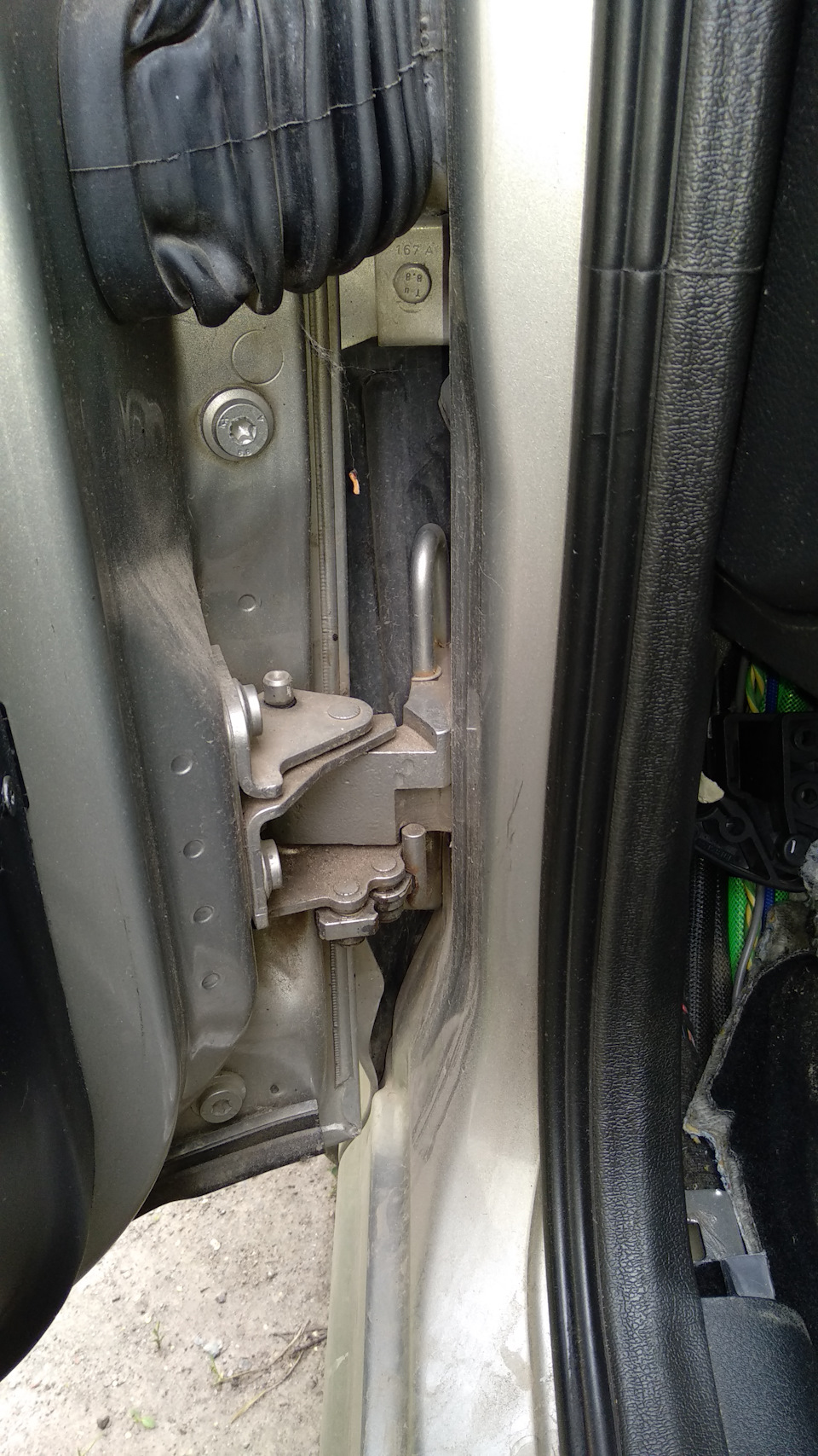 Провисшая петля. — Skoda Octavia Combi A4 Mk1, 1,9 л, 2008 года ...