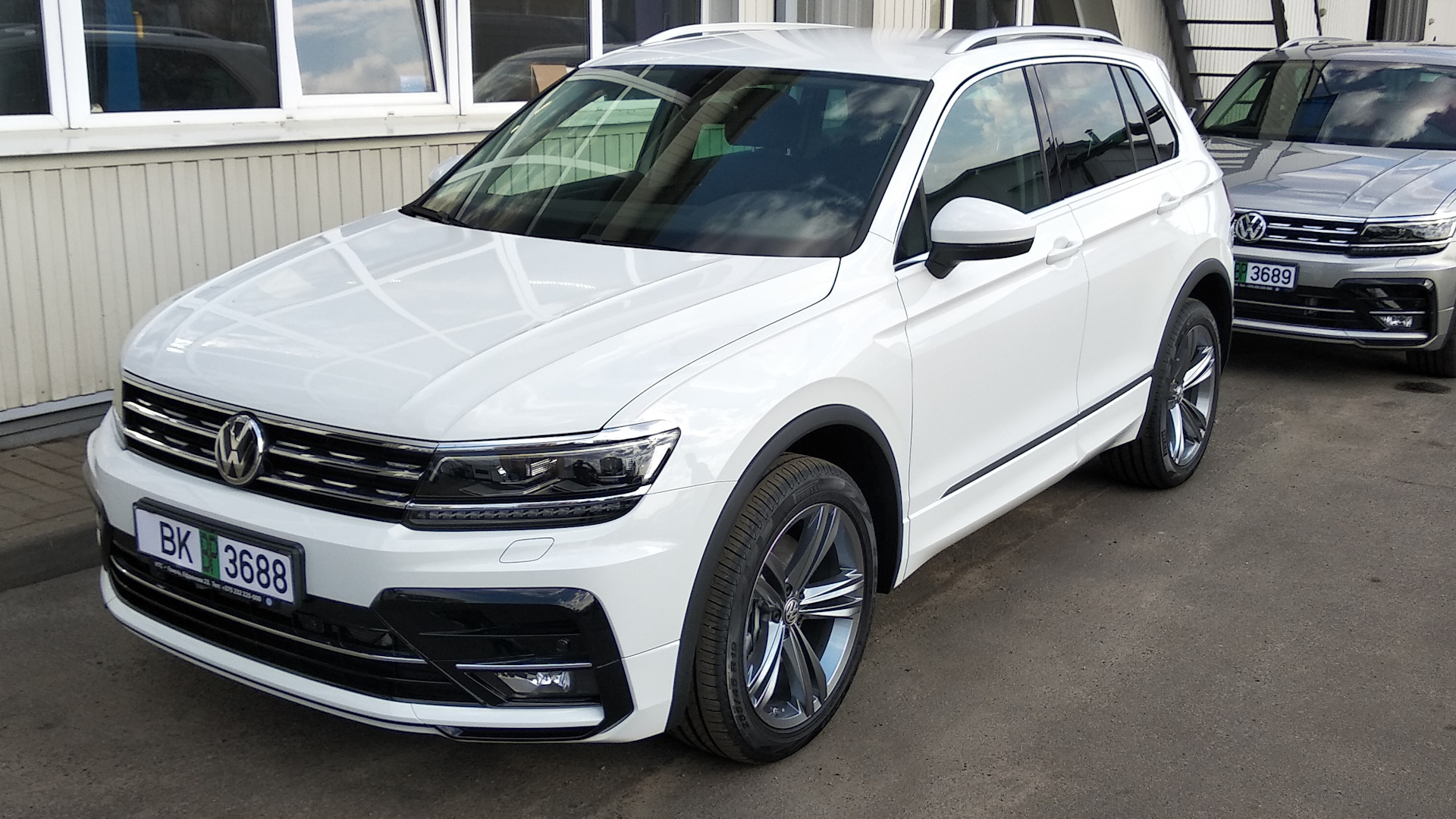 Тигуан турбо. Tiguan 2019 2.0. VW Tiguan Turbo 2.0. Тигуан 2.0 TSI 2019.