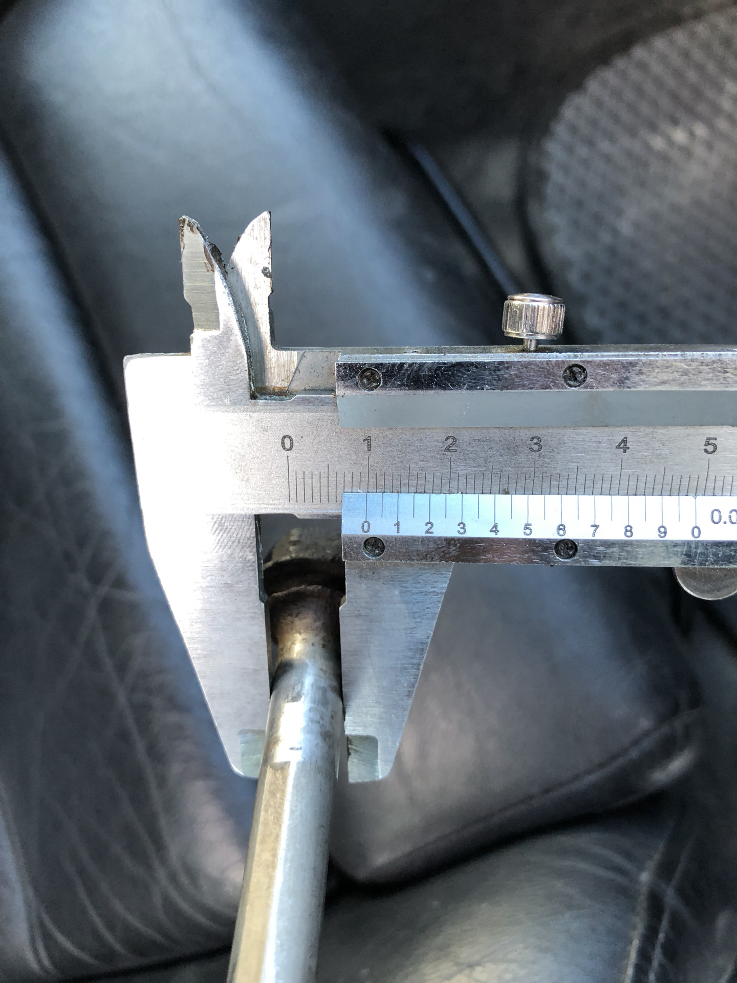 Победил биение переднего суппорта — Opel Omega B, 3,2 л, 1996 года ...