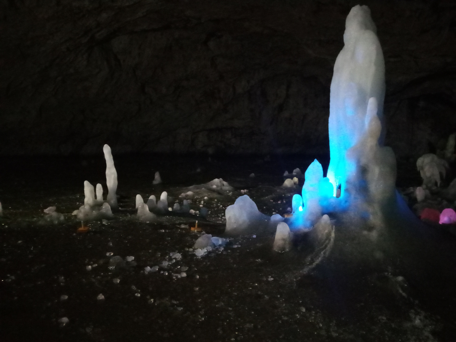 Ледовая пещера в Башкирии