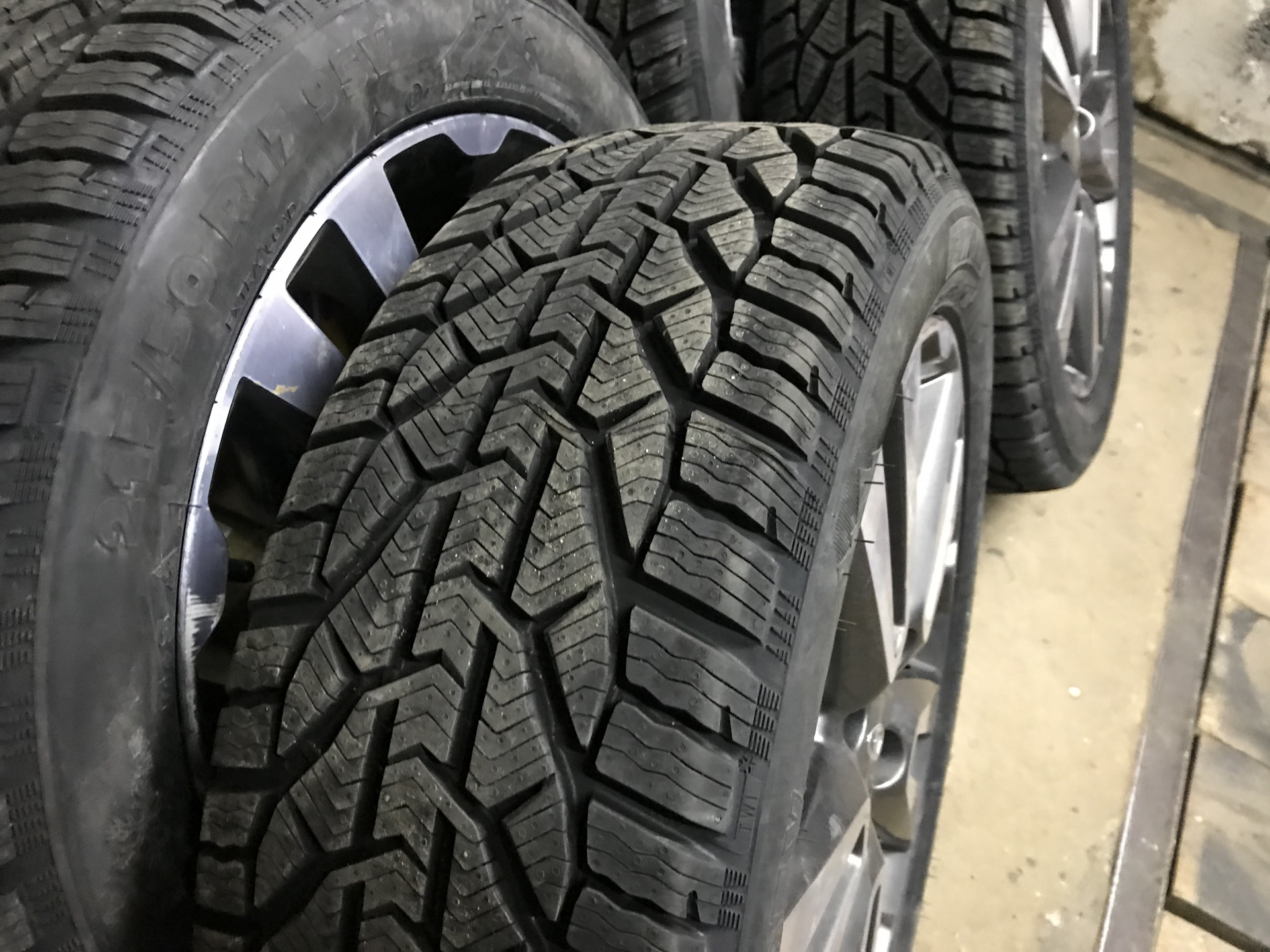 Tigar suv winter 225/60 r18 104h. Tigar suv производитель?. 225/50 r17 tigar winter 94h. Bfgoodrich all-terrain 235/65 r17. Шина tigar suv ice 215/65r16.