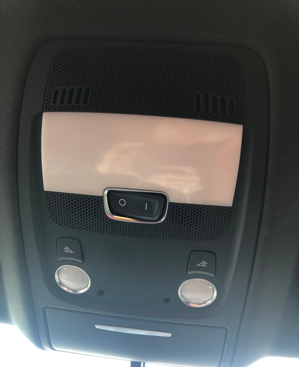 наш плафон — Audi Q5 (1G)