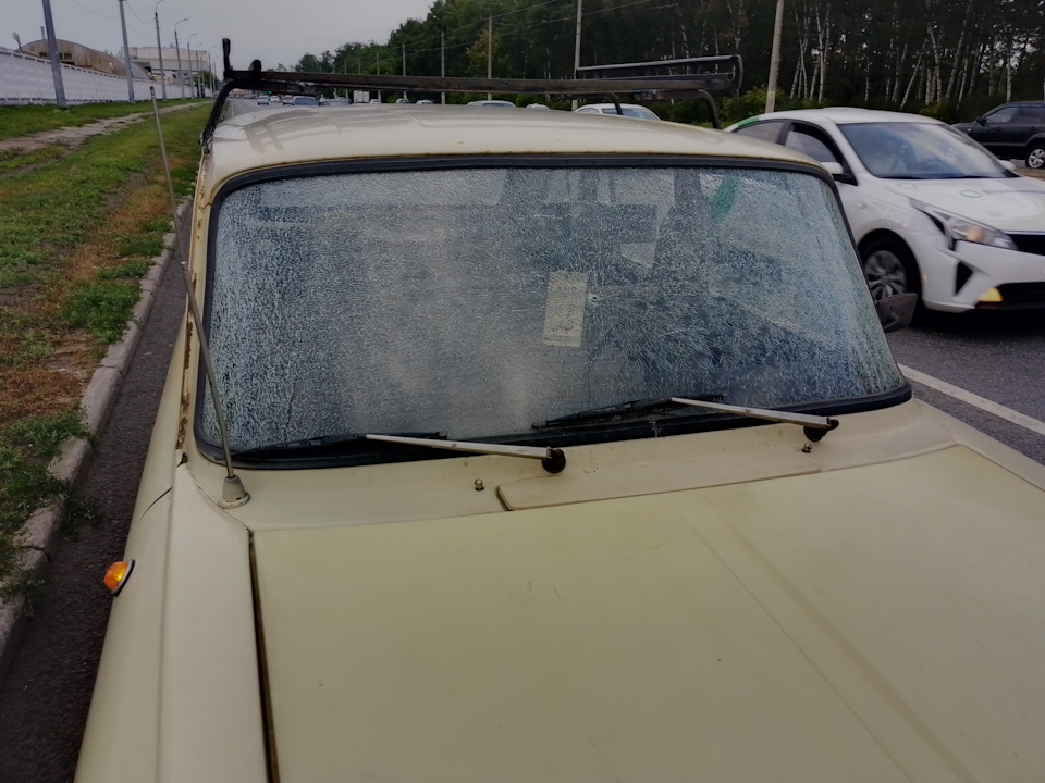 Разбилось лобовое стекло — ИЖ 21251, 1,5 л, 1987 года | поломка | DRIVE2