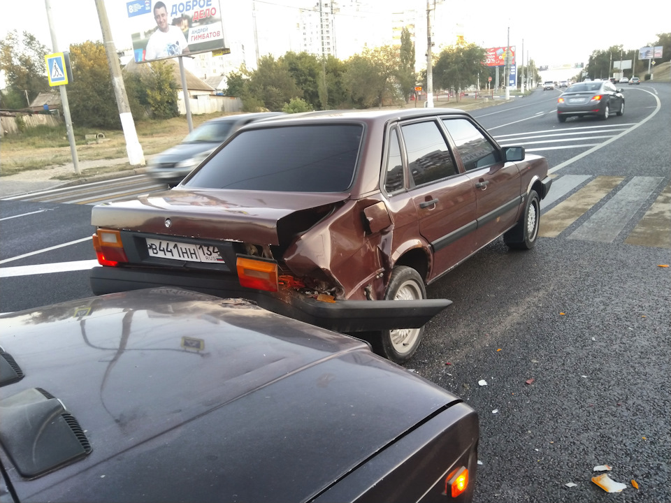 Пропускать пешехода или нет… — Audi 80 (B2), 1,6 л, 1986 года | ДТП ...